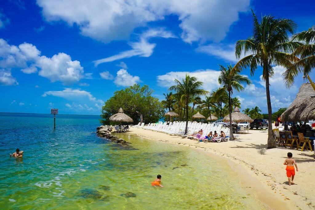 Vacay Spot Experience Luna Sky! 65" Tv Bar, Bbq, Shower Massage Jets, Music, Go To Fl Keys ホームステッド エクステリア 写真