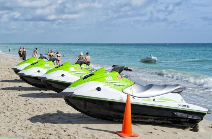 Vacay Spot Experience Luna Sky! 65" Tv Bar, Bbq, Shower Massage Jets, Music, Go To Fl Keys ホームステッド エクステリア 写真