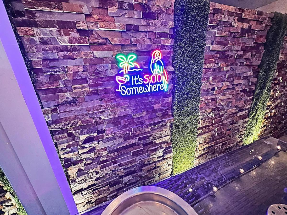 Vacay Spot Experience Luna Sky! 65" Tv Bar, Bbq, Shower Massage Jets, Music, Go To Fl Keys ホームステッド エクステリア 写真