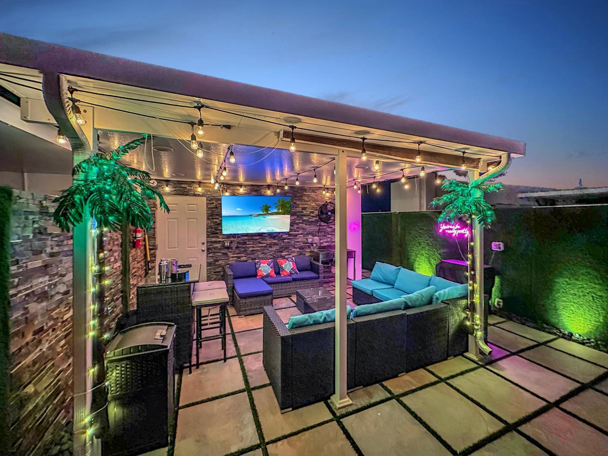 Vacay Spot Experience Luna Sky! 65" Tv Bar, Bbq, Shower Massage Jets, Music, Go To Fl Keys ホームステッド エクステリア 写真